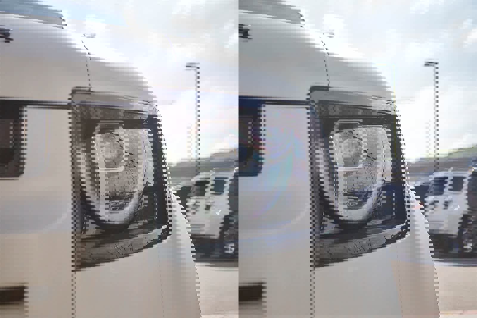 New 2026 Land Rover Defender 110 X-Dynamic SE image 10