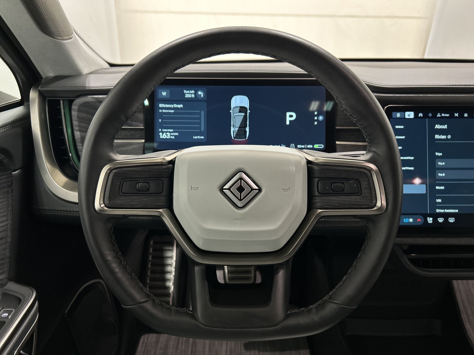 Used 2024 Rivian R1S Adventure AWD/4WD image 28