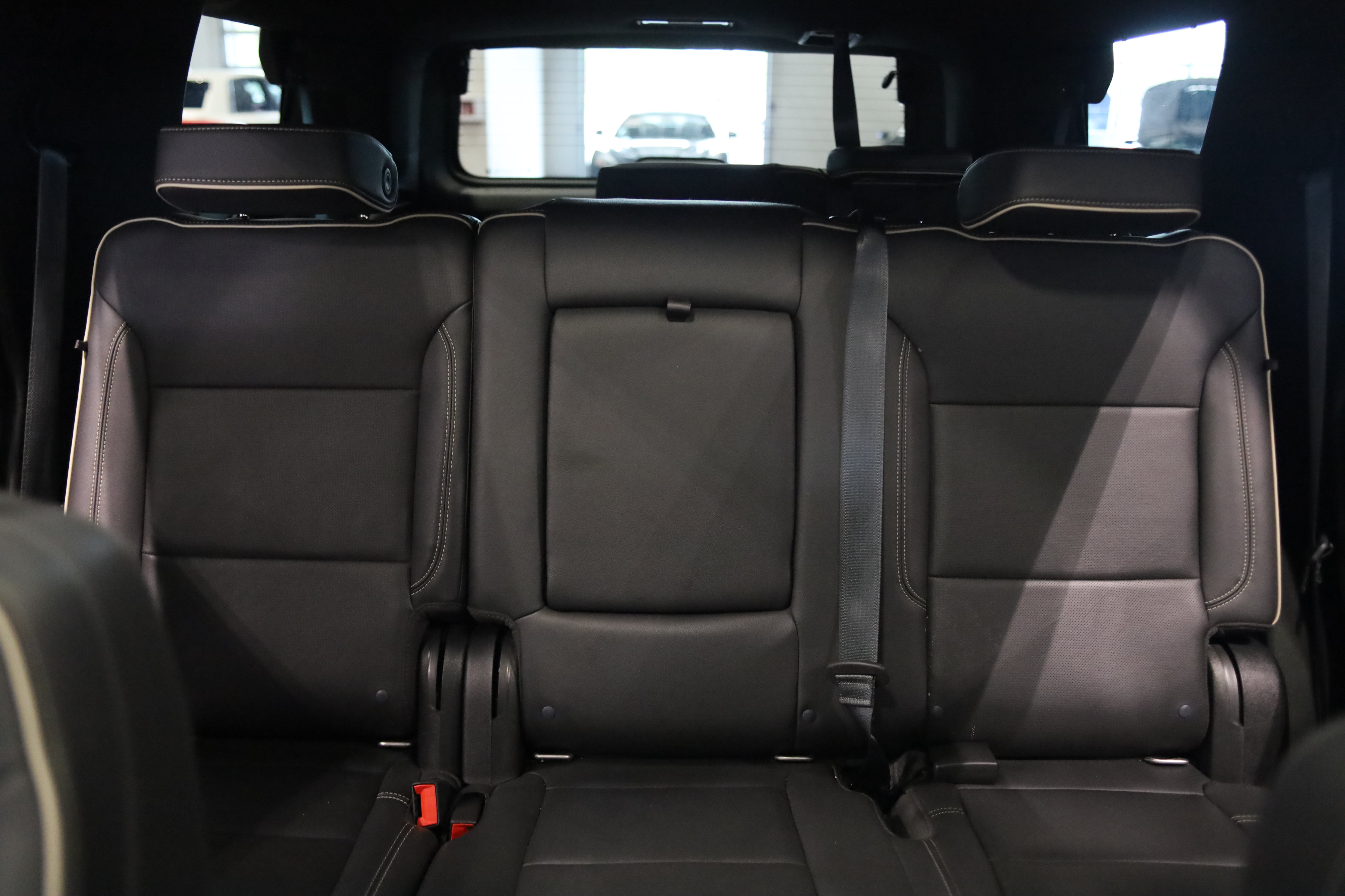 Used 2022 GMC Yukon SLT AWD/4WD image 35