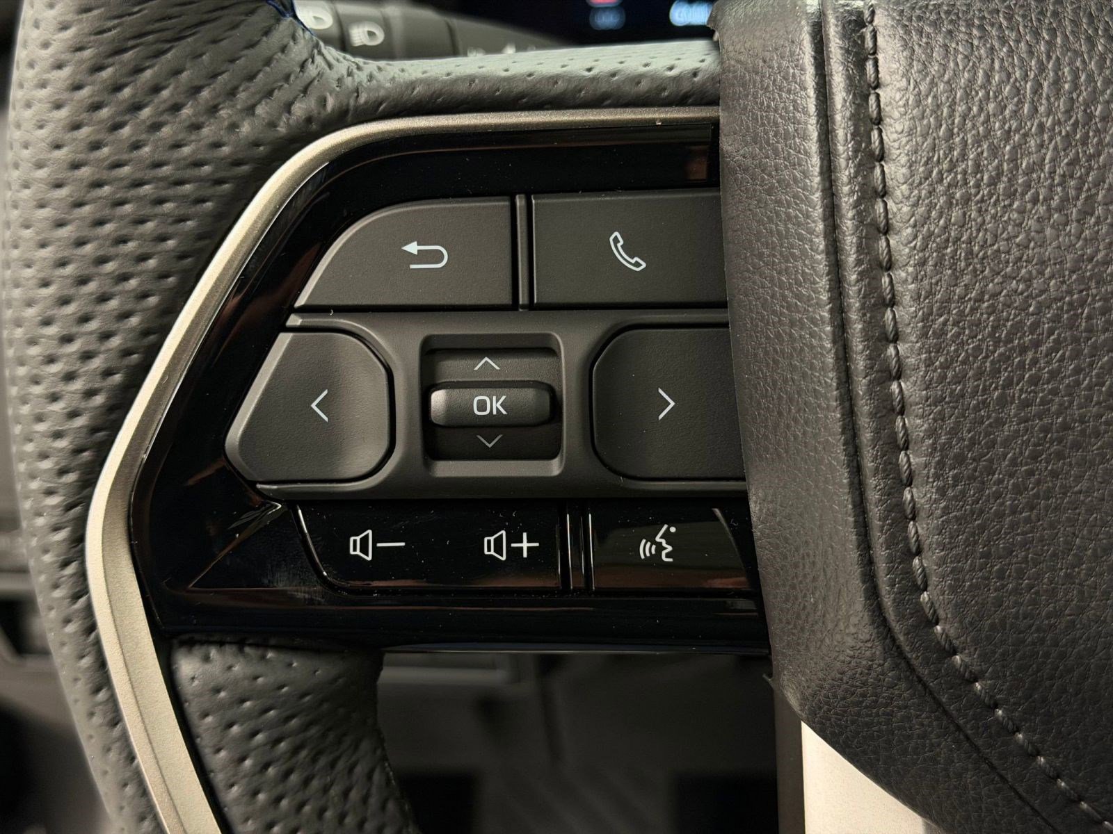 New 2026 Toyota Sequoia SR5 AWD/4WD image 15