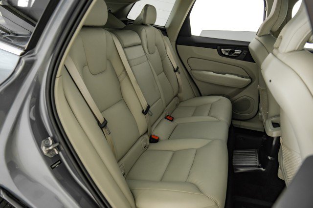Used 2021 Volvo XC60 T8 Inscription Expression w/ Advanced Package AWD/4WD image 32
