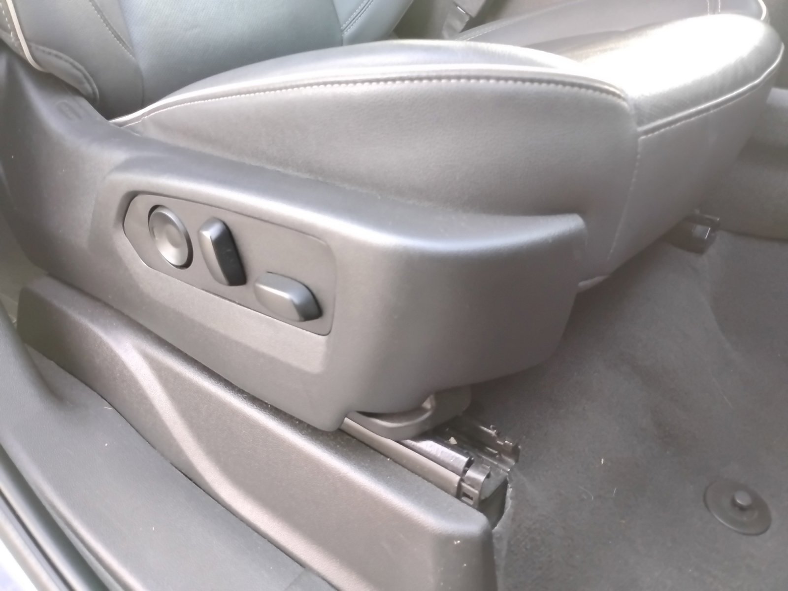 Used 2023 GMC Yukon XL SLT image 30