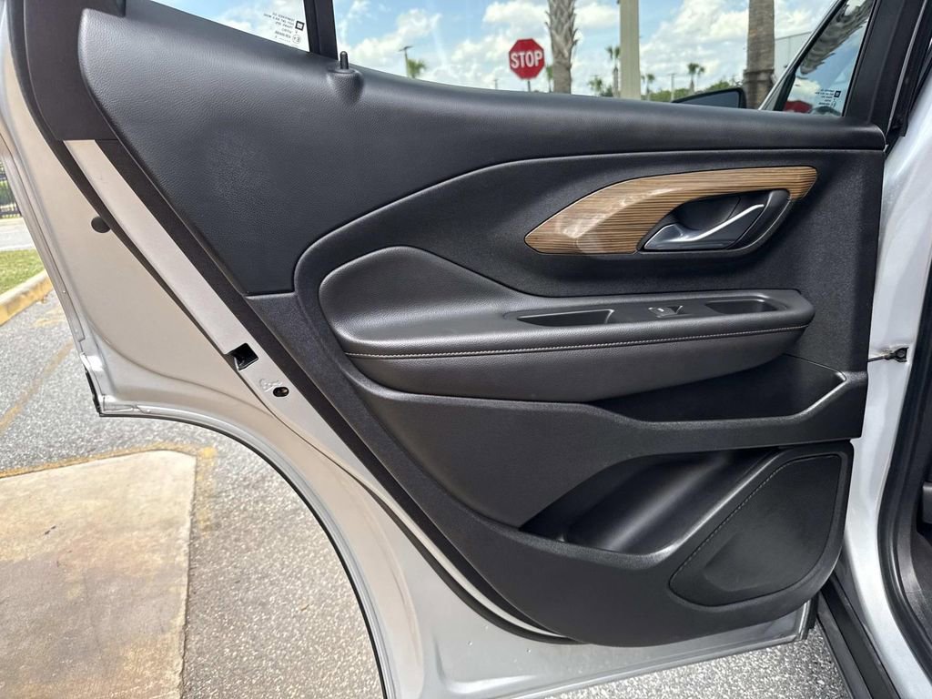 Used 2021 GMC Terrain SLE w/ Driver Convenience Package FWD image 13
