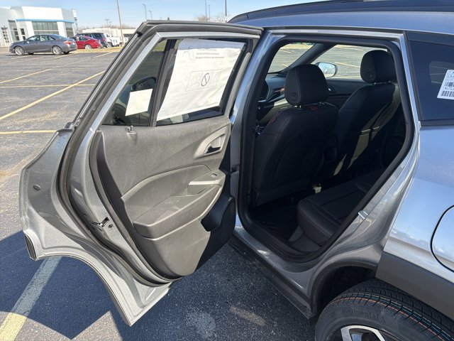 New 2026 Chevrolet Trax RS w/ Sunroof Package FWD image 23