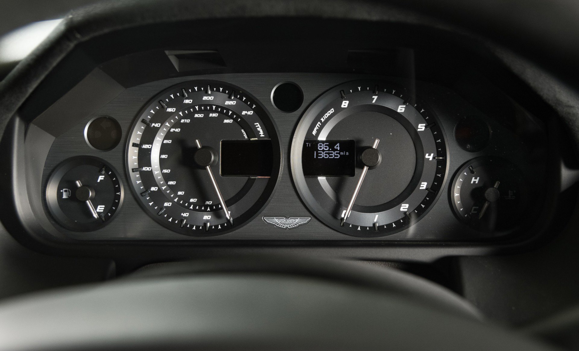 Used 2016 Aston Martin V8 Vantage GT RWD image 7