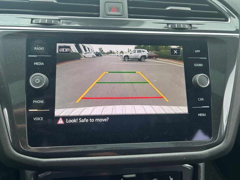 Used 2023 Volkswagen Tiguan SE R-Line FWD image 9