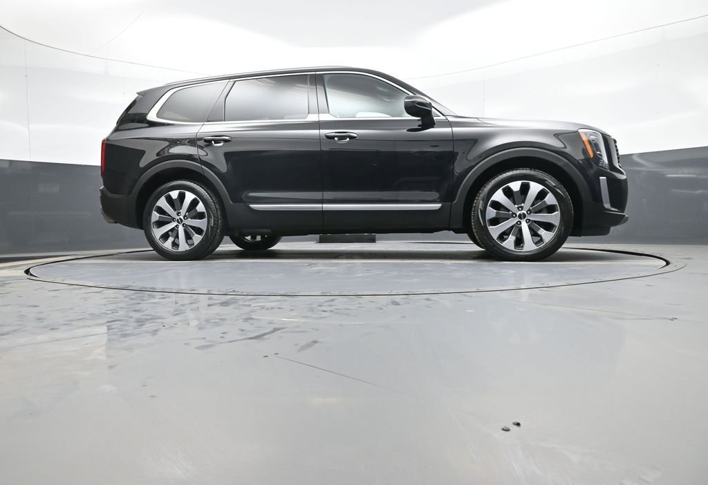 Certified 2022 Kia Telluride S image 30