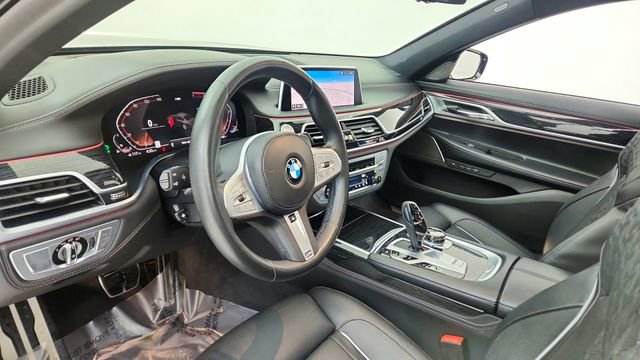 Used 2022 BMW 750i xDrive w/ Executive Package AWD/4WD image 18
