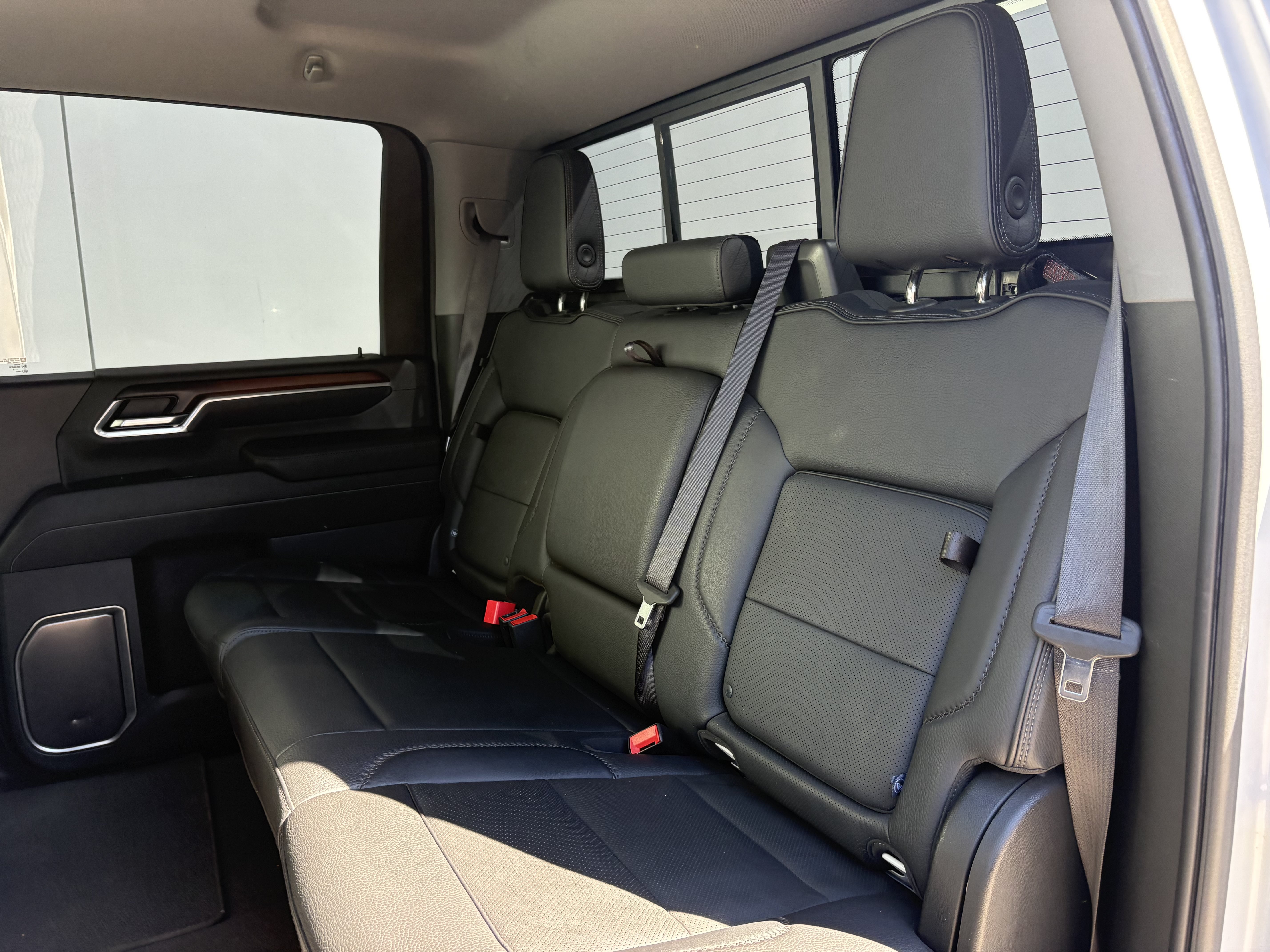 Used 2024 GMC Sierra 2500 Denali w/ Technology Package AWD/4WD image 11