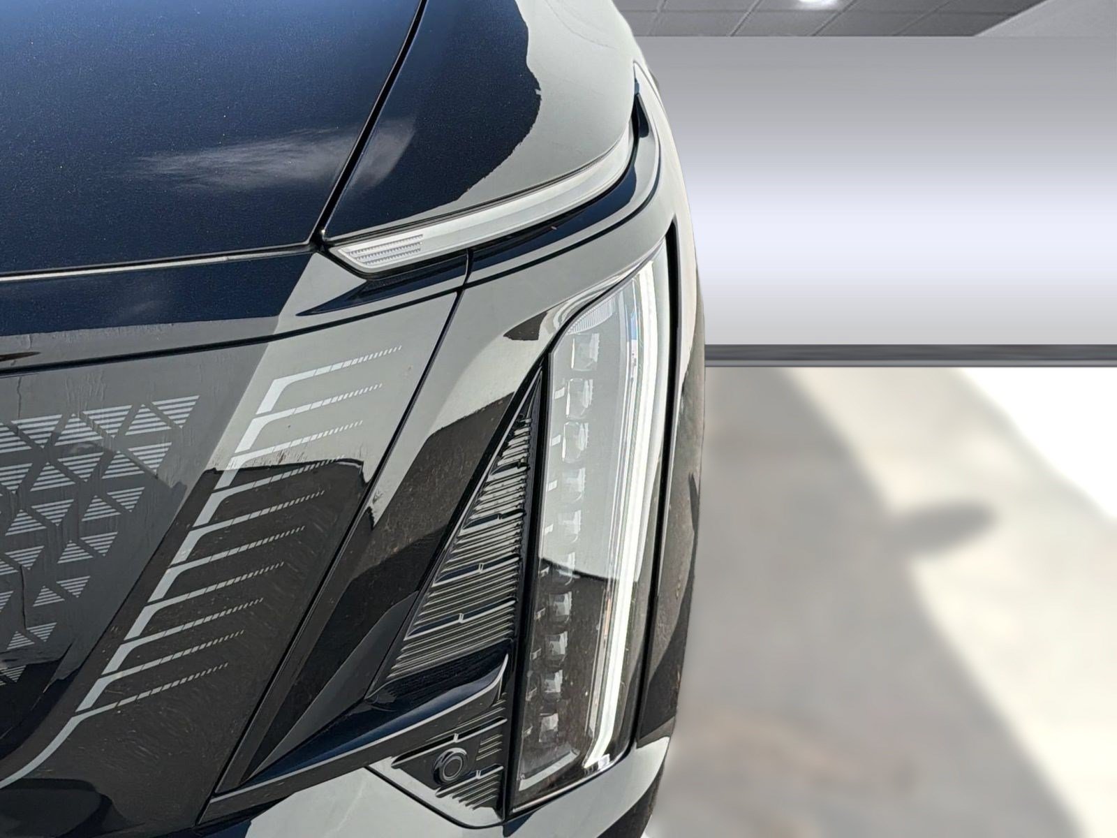 New 2027 Cadillac Vistiq Sport w/ LPO, Floor Liner Package AWD/4WD image 11