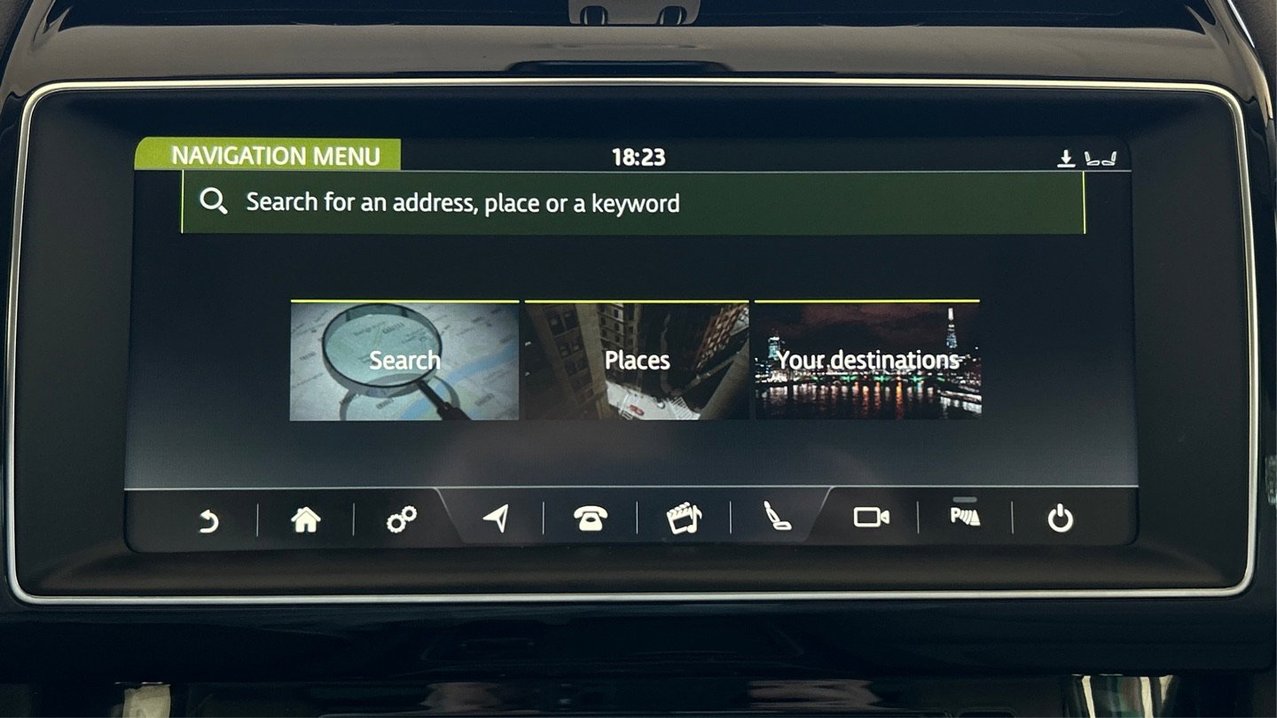 Used 2019 Jaguar F-PACE Prestige image 14