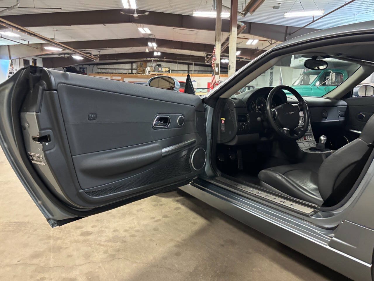 Used 2004 Chrysler Crossfire Coupe RWD image 26