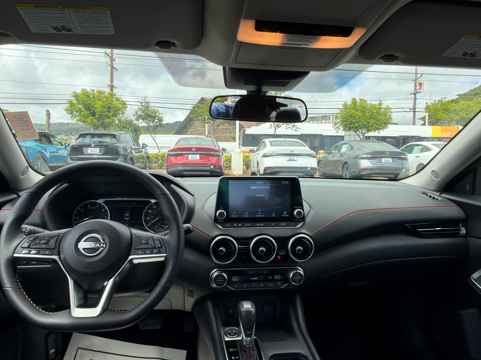Used 2025 Nissan Sentra SR FWD image 10