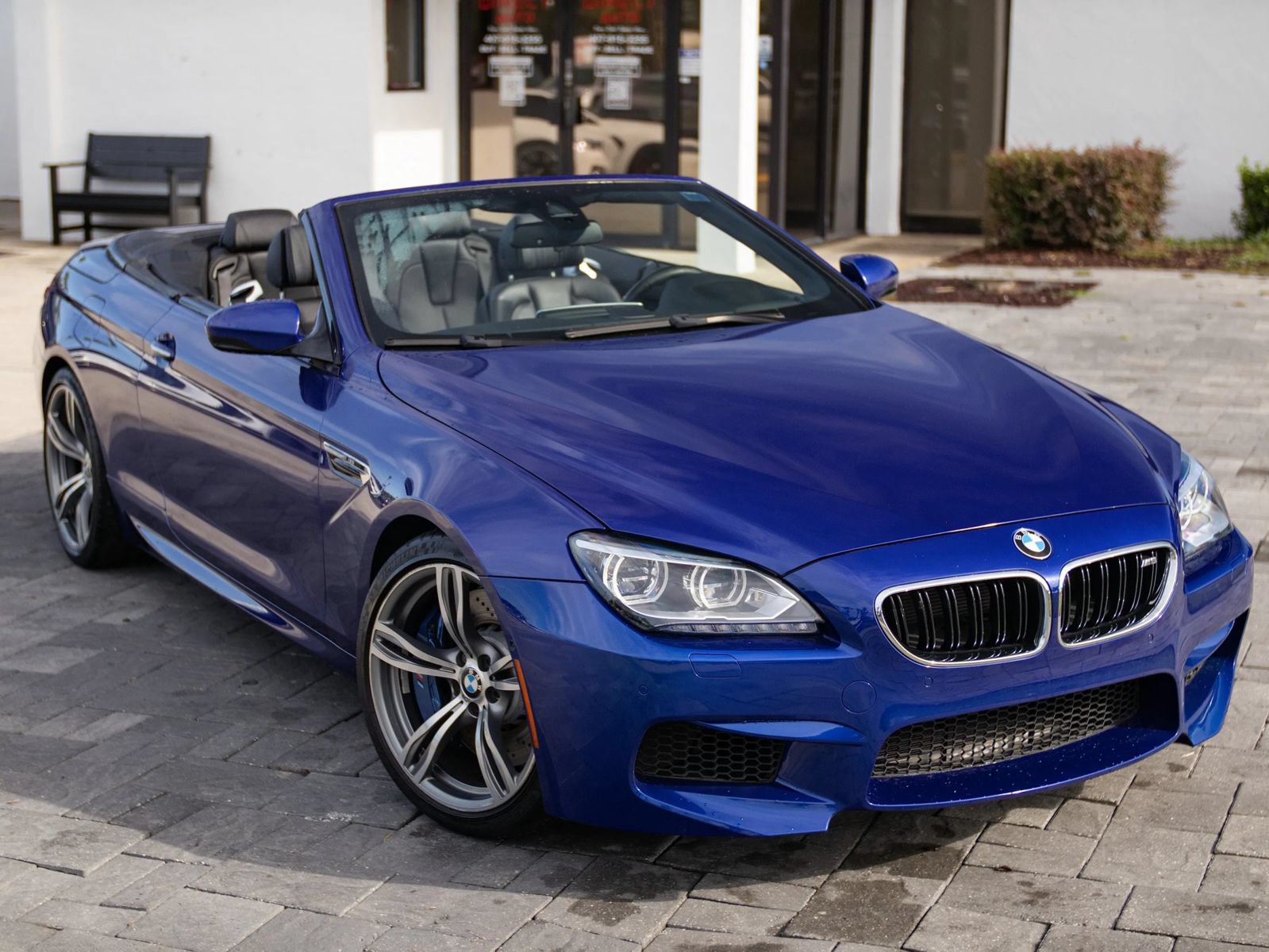Used 2013 BMW M6 Convertible RWD image 2