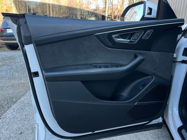 Used 2020 Audi Q8 Prestige image 10