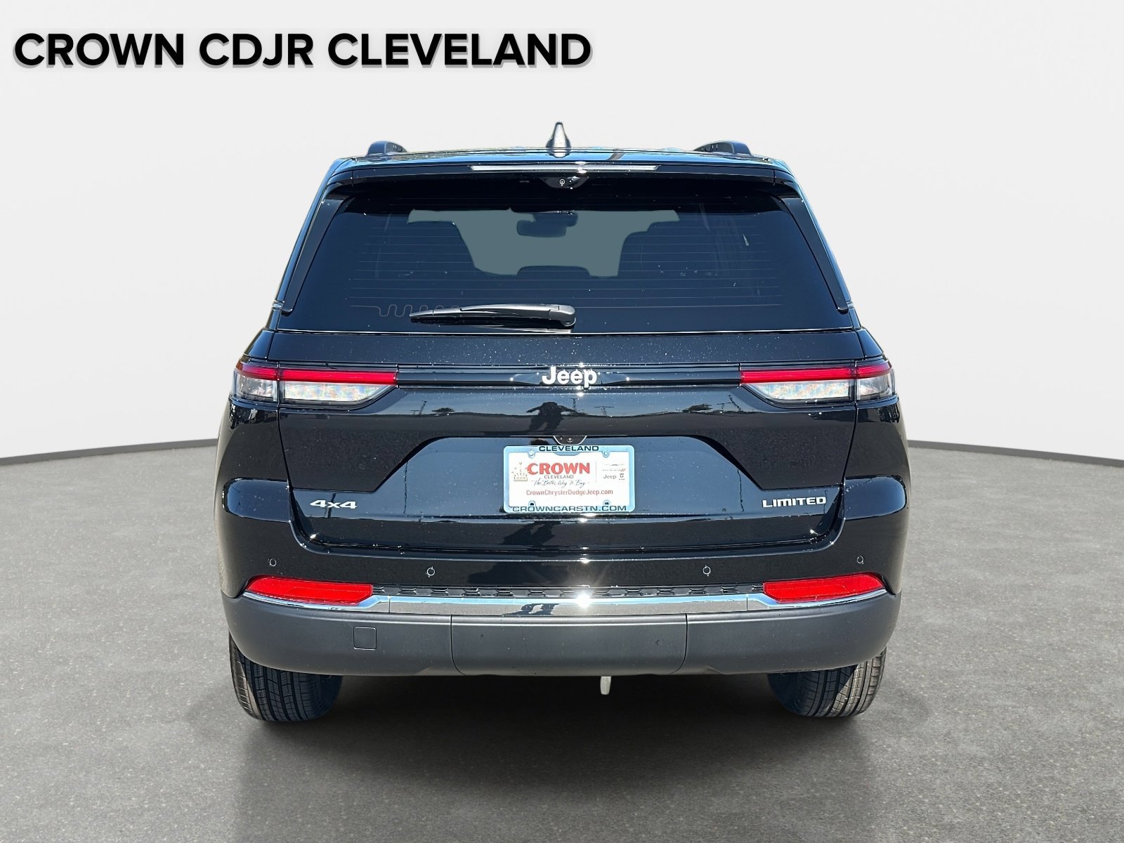 New 2025 Jeep Grand Cherokee Limited w/ Luxury Tech Group II AWD/4WD image 5