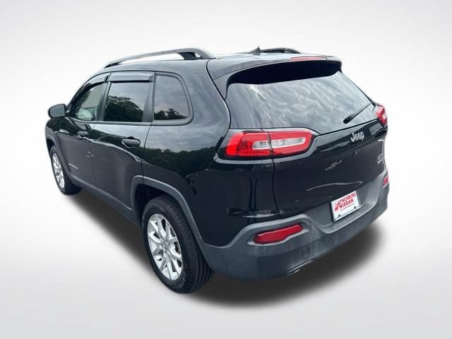Used 2017 Jeep Cherokee Sport FWD image 5