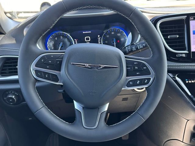 New 2026 Chrysler Pacifica Select FWD image 21