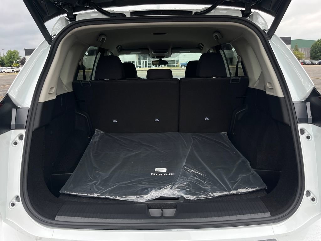 New 2026 Nissan Rogue SV w/ Cold Weather Package image 33