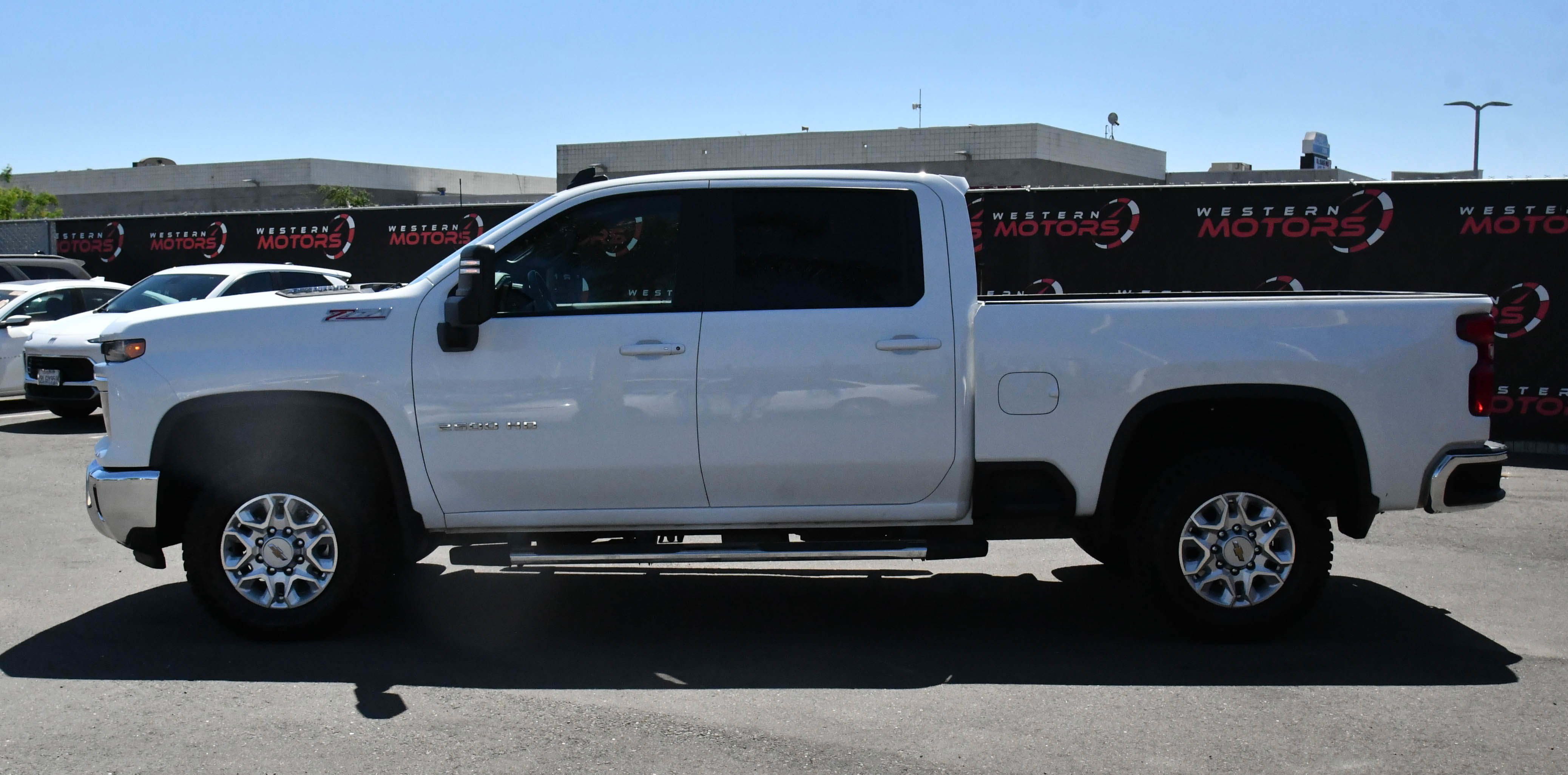 Used 2025 Chevrolet Silverado 2500 LT AWD/4WD image 4