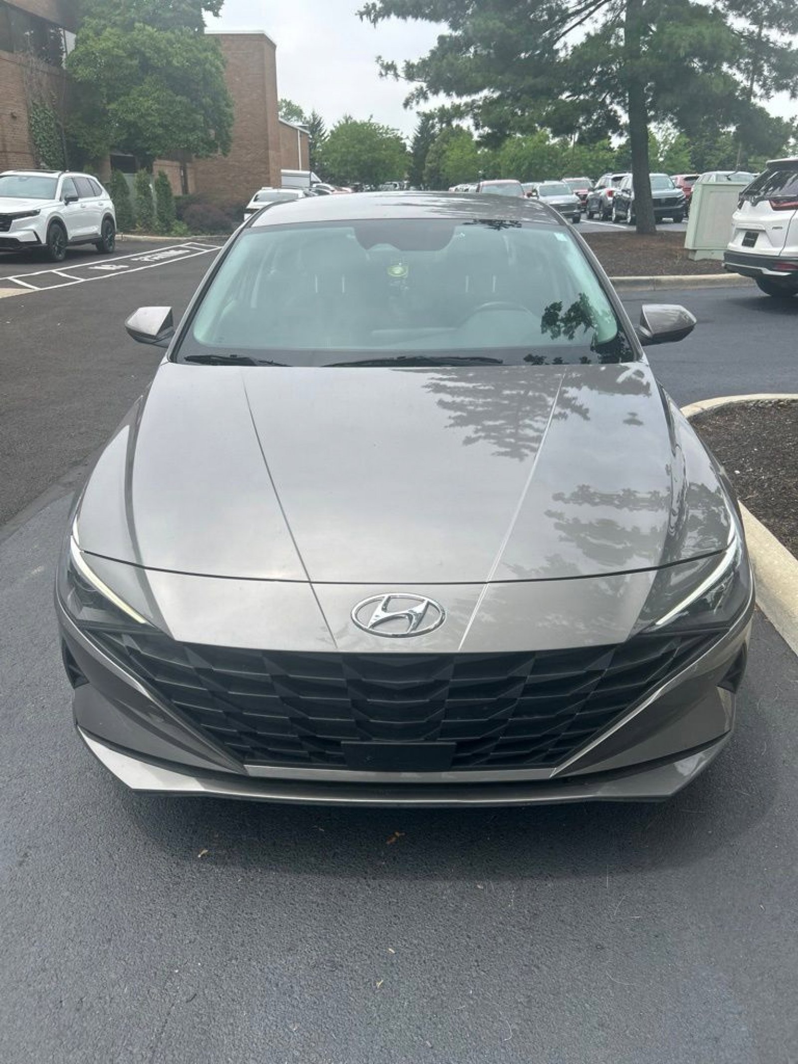 Used 2023 Hyundai Elantra SEL w/ Convenience Package FWD image 3