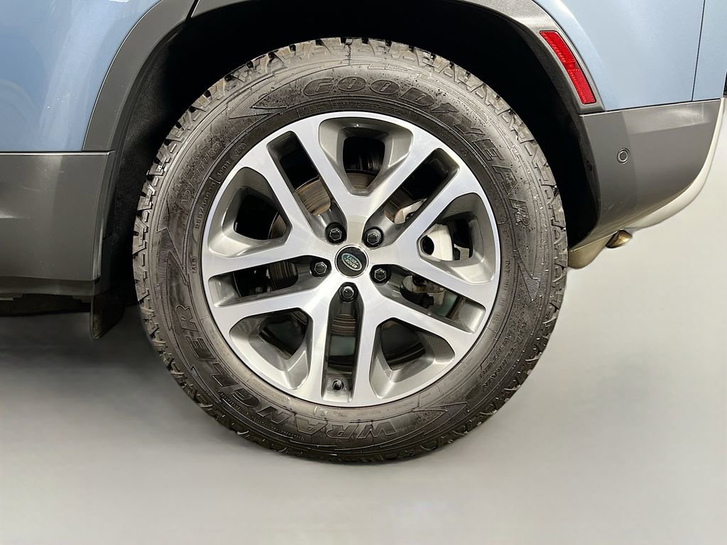 Used 2024 Land Rover Defender 110 S image 33