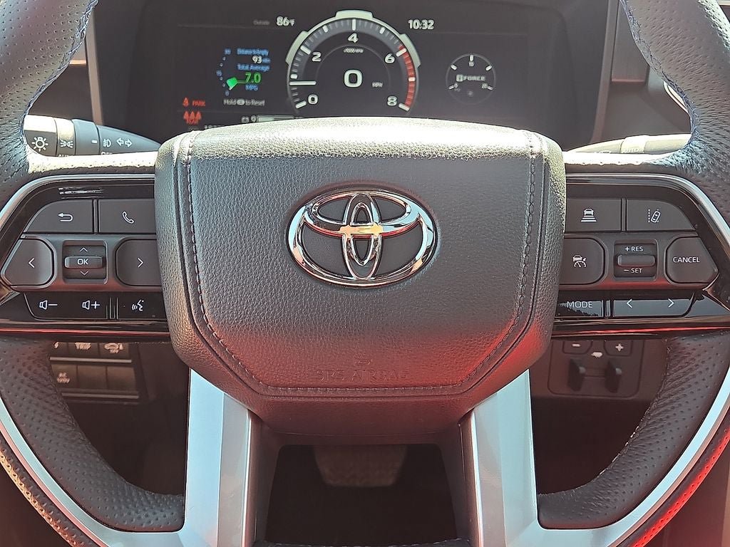 Used 2025 Toyota Tundra Platinum AWD/4WD image 31