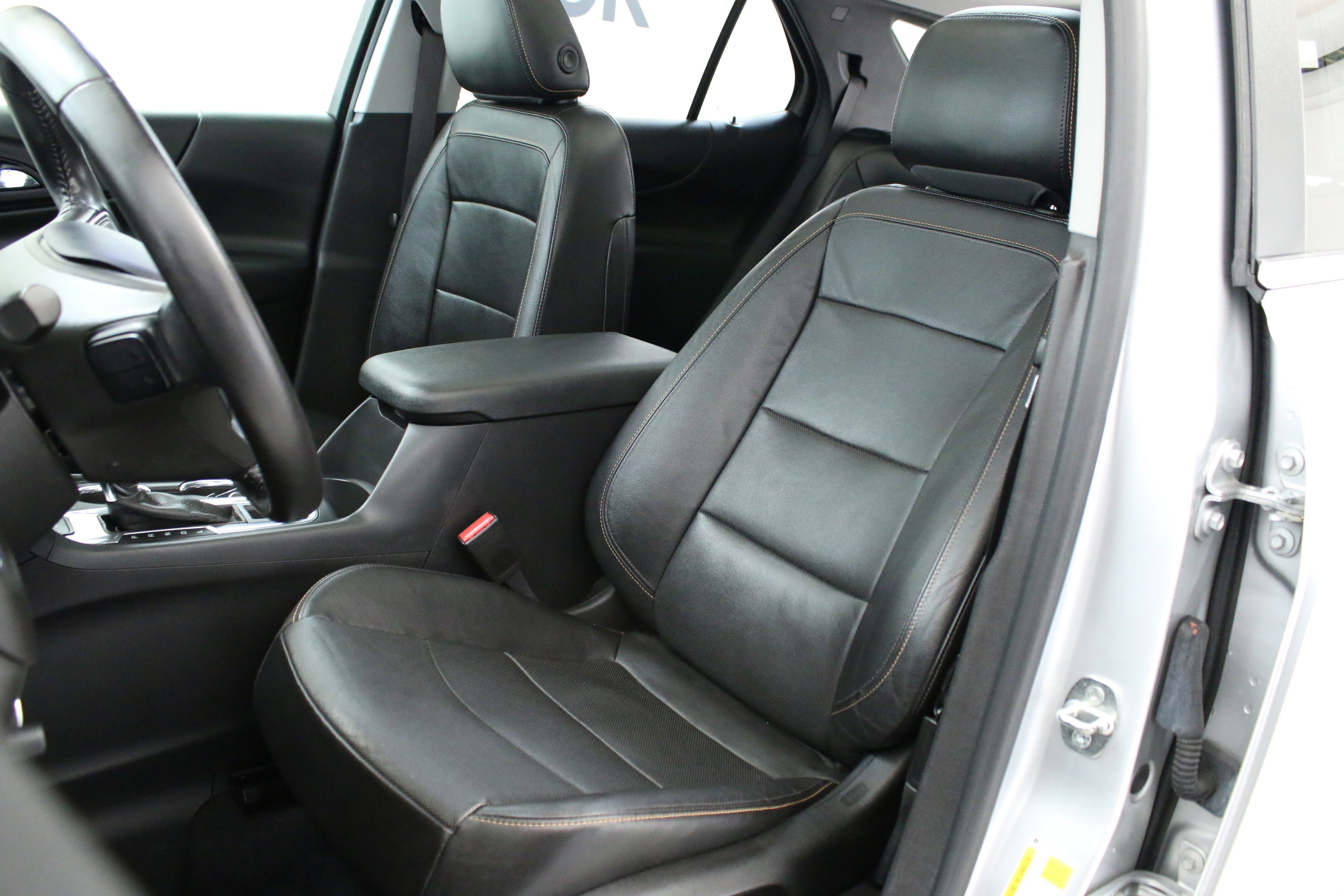 Used 2021 Chevrolet Equinox LT AWD/4WD image 23
