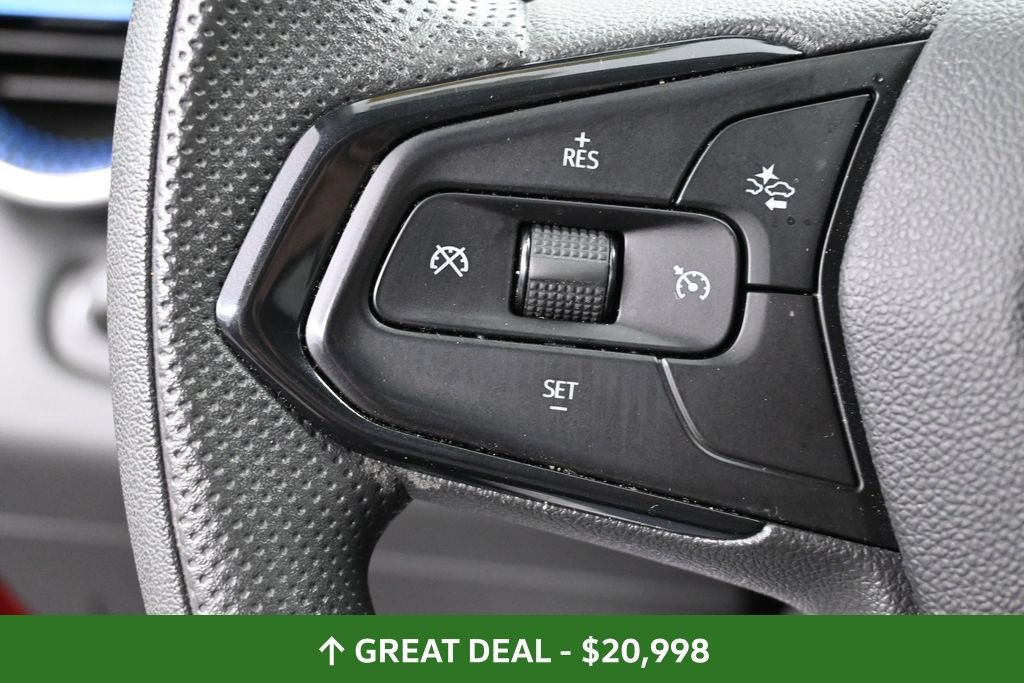 Used 2025 Chevrolet Trax LT FWD image 40