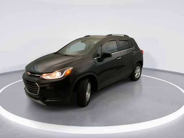 Used 2019 Chevrolet Trax LT w/ LT Convenience Package FWD image 2