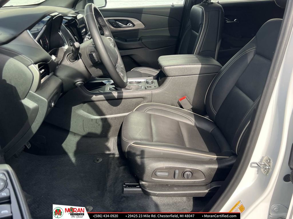 Used 2023 Chevrolet Traverse Premier w/ Redline Edition image 18
