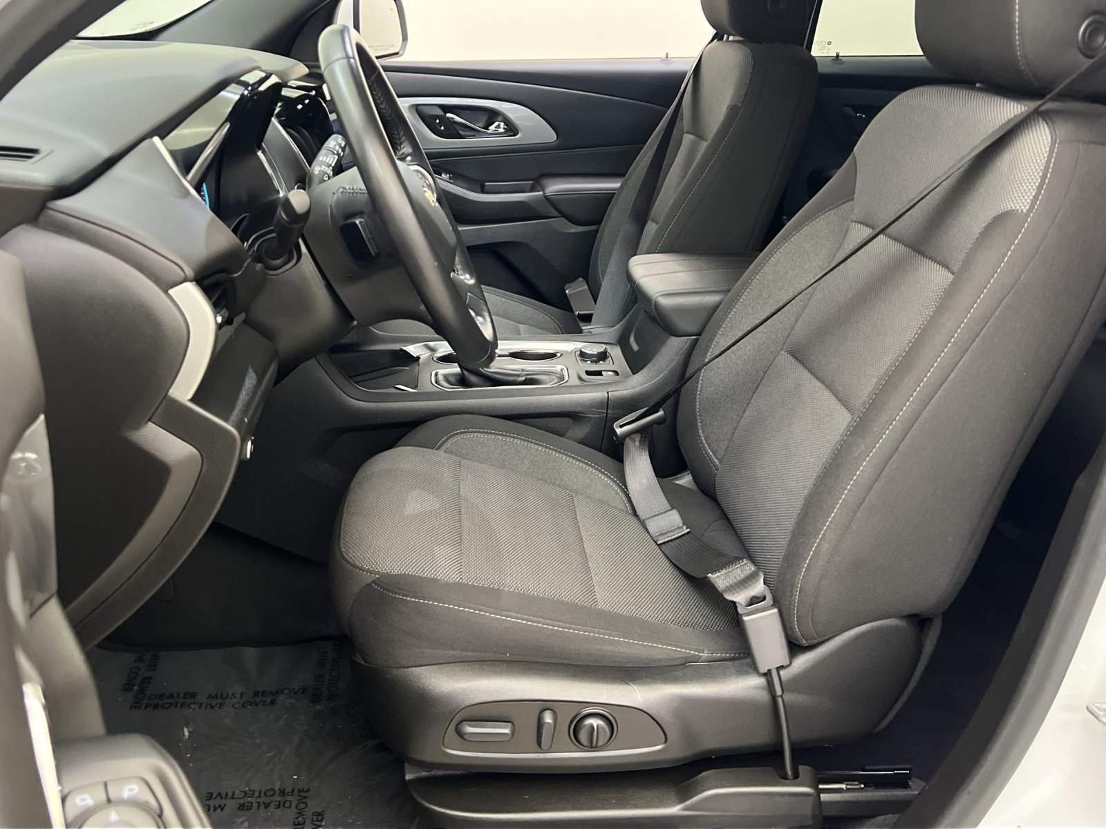 Used 2022 Chevrolet Traverse LT image 11