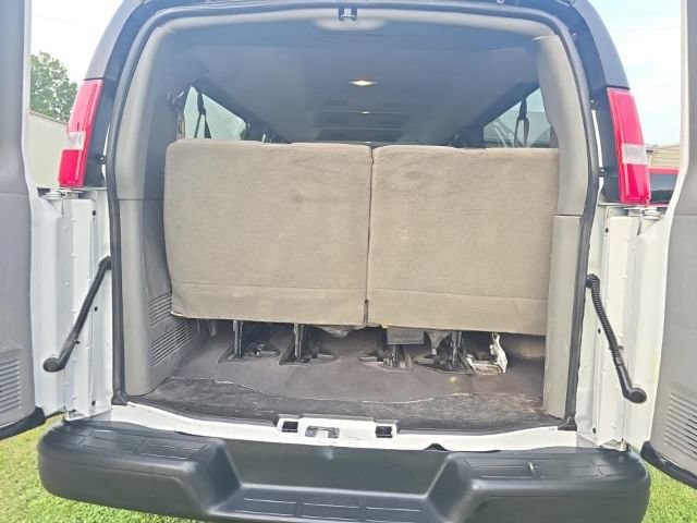 Used 2020 Chevrolet Express 3500 LS RWD image 7