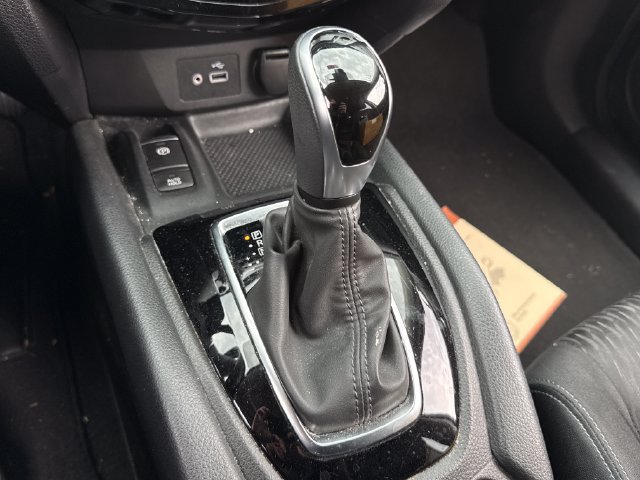 Used 2020 Nissan Rogue SV w/ Premium Package FWD image 37