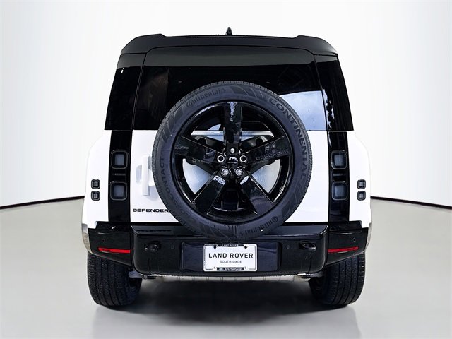 New 2026 Land Rover Defender 110 X-Dynamic SE image 6