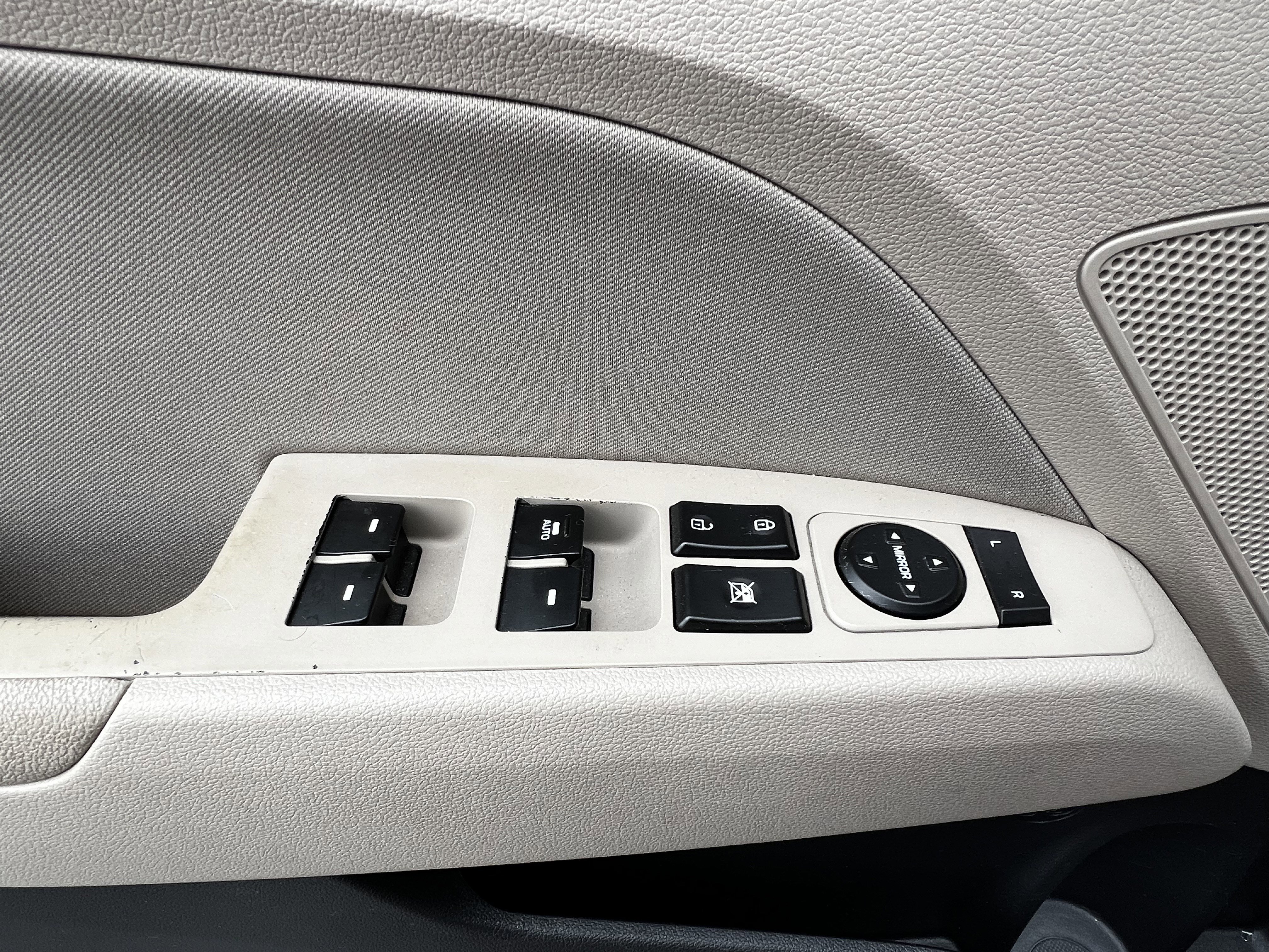 Used 2020 Hyundai Elantra Value Edition FWD image 14
