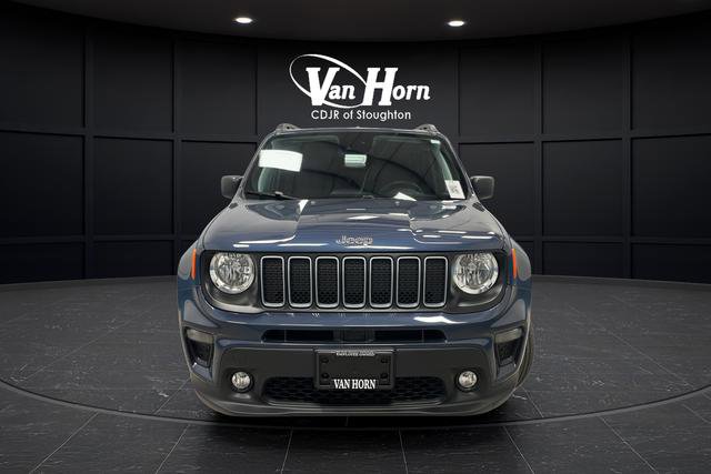 Used 2022 Jeep Renegade Latitude AWD/4WD image 2