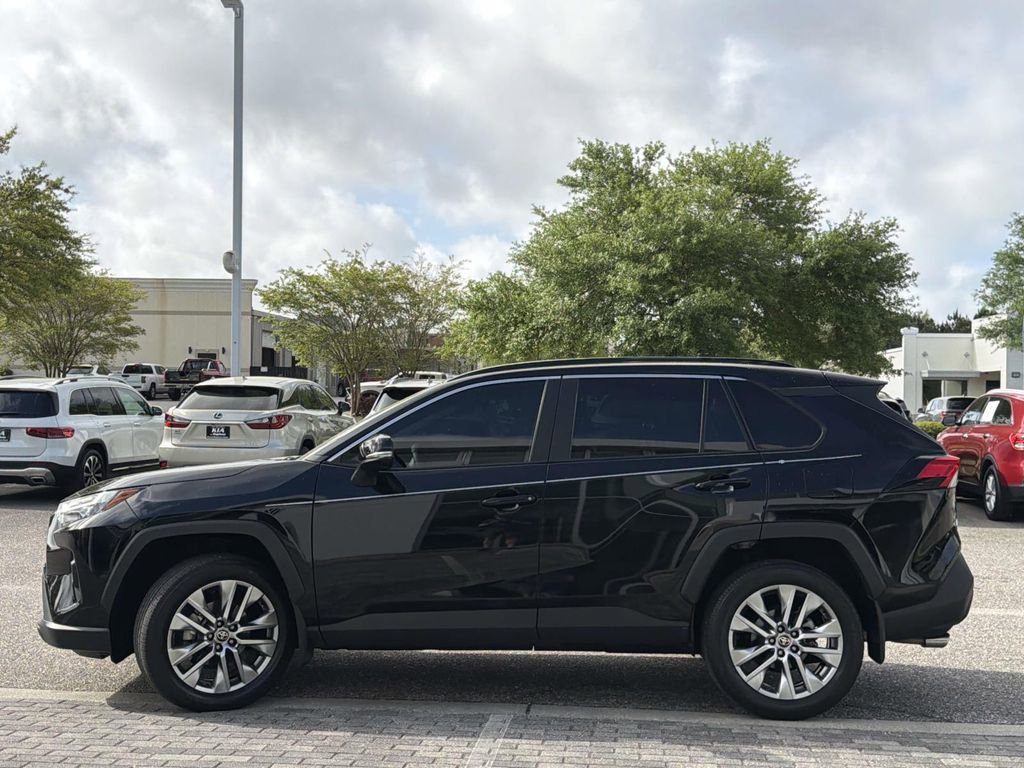 Used 2024 Toyota RAV4 XLE Premium FWD image 31