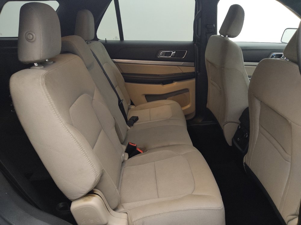 Used 2019 Ford Explorer XLT w/ Equipment Group 201A image 19