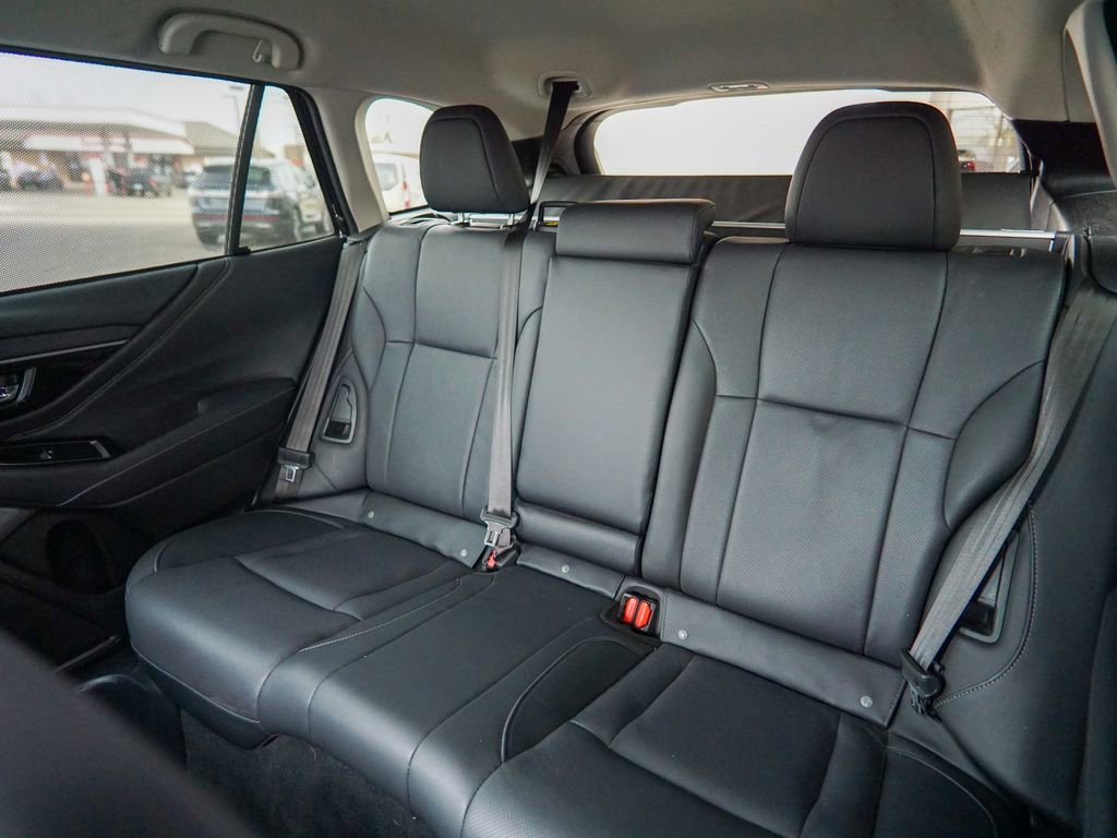 Used 2023 Subaru Outback Limited image 32