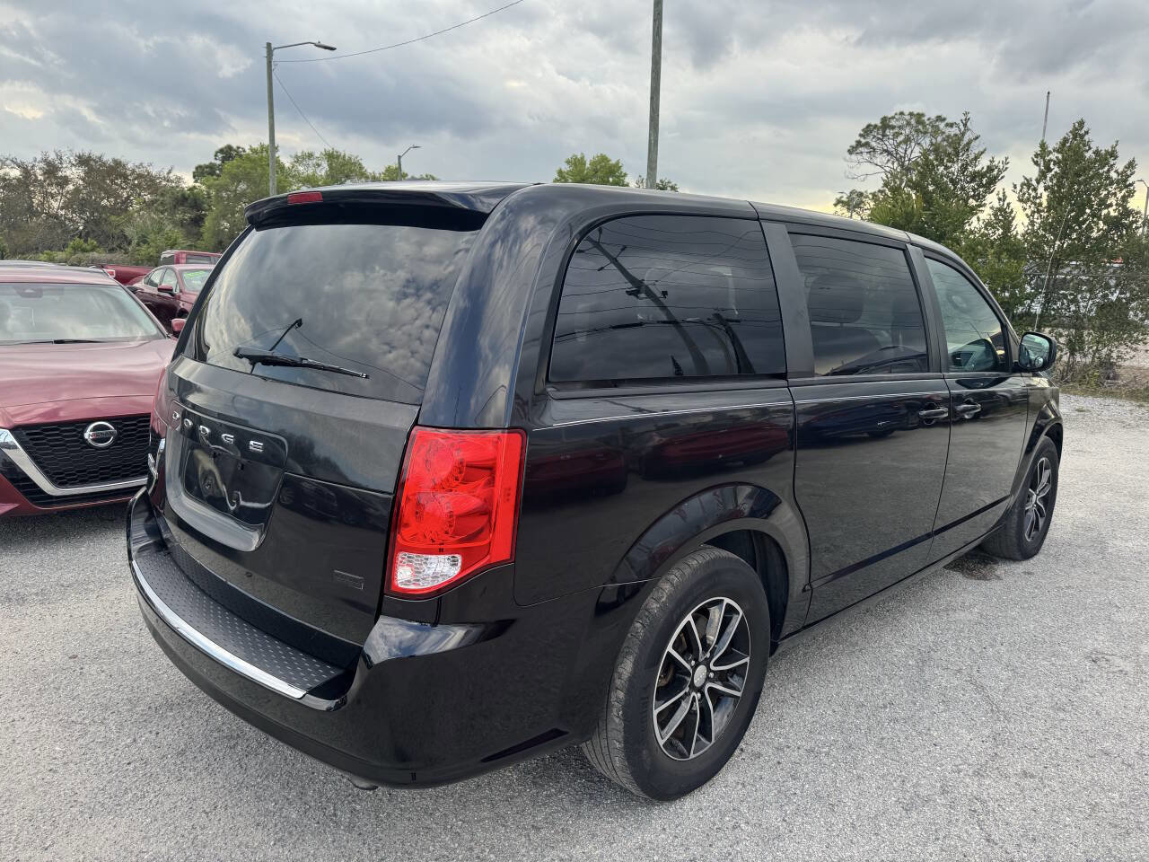 Used 2018 Dodge Grand Caravan SE FWD image 10