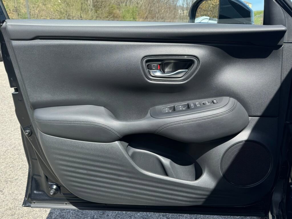 Used 2024 Honda HR-V LX image 13