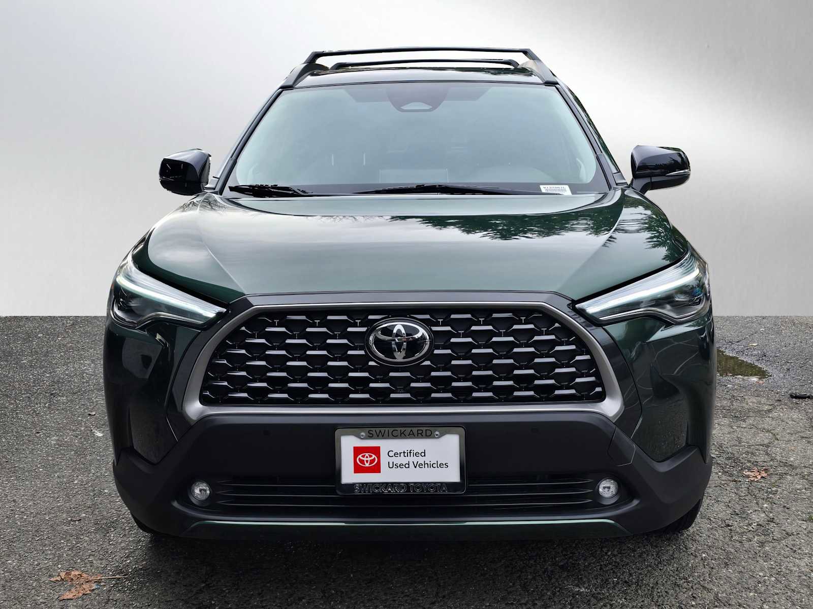 Certified 2025 Toyota Corolla Cross XLE image 8