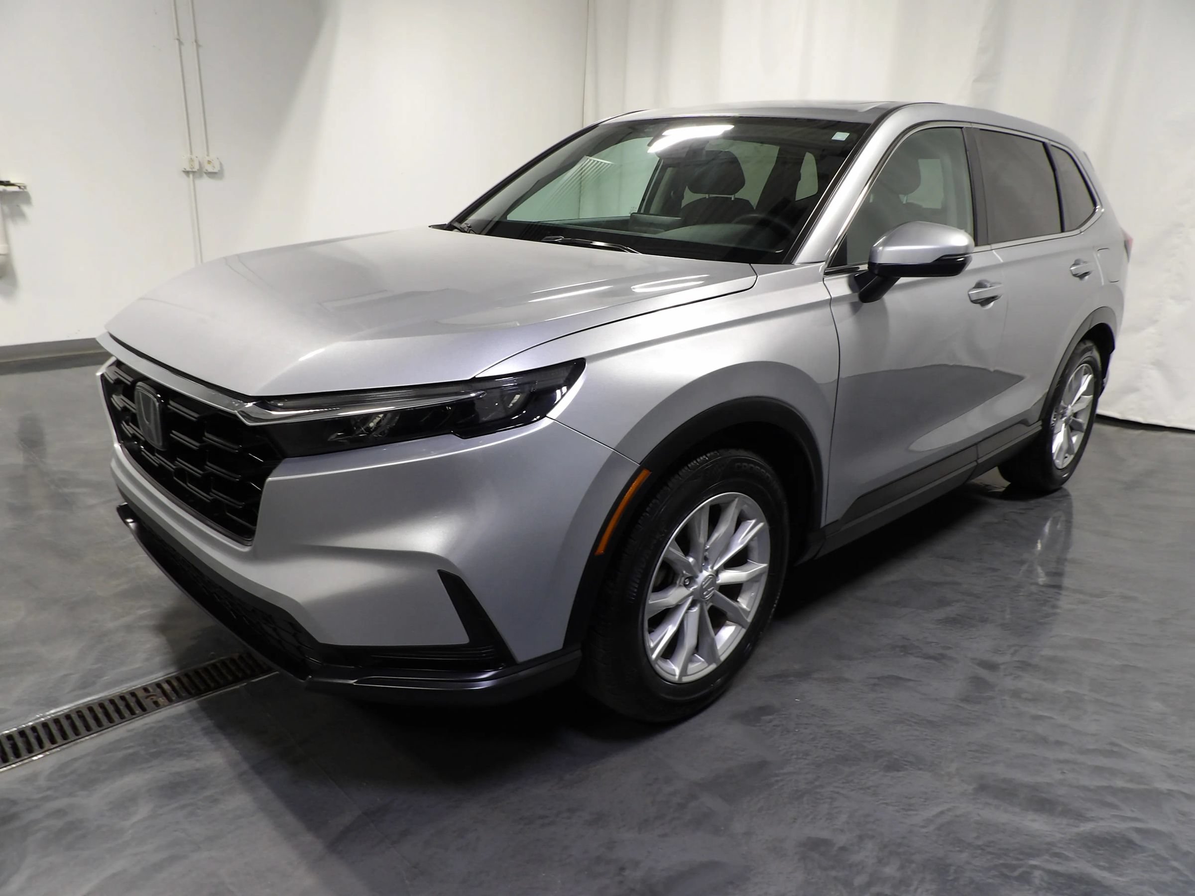 Used 2025 Honda CR-V EX image 4