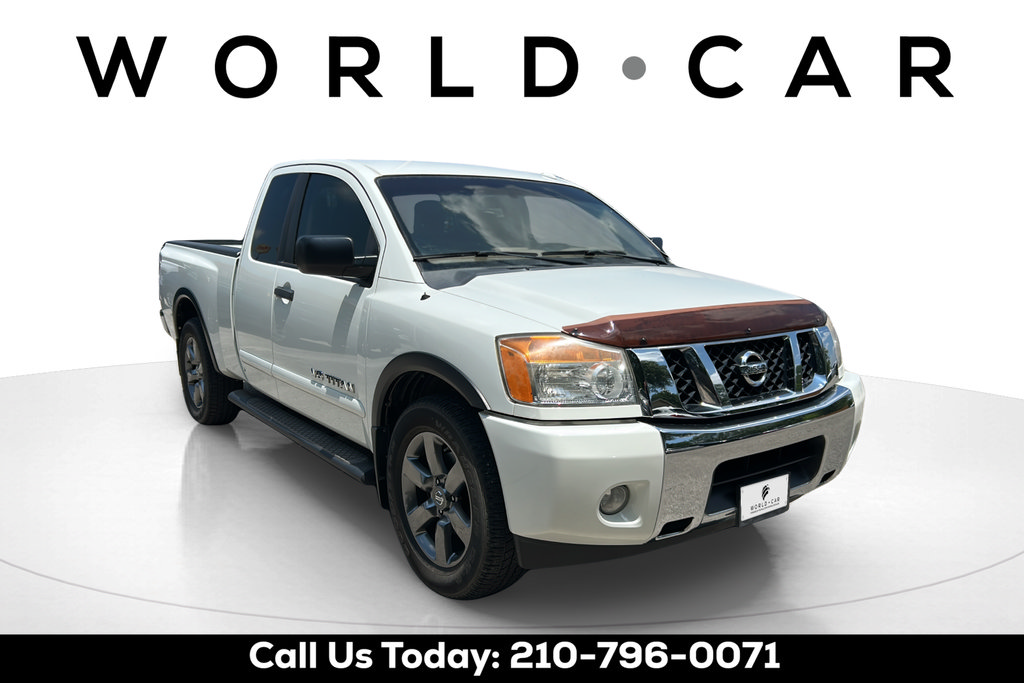 Used 2015 Nissan Titan SV w/ SV Value Truck Package RWD image 1