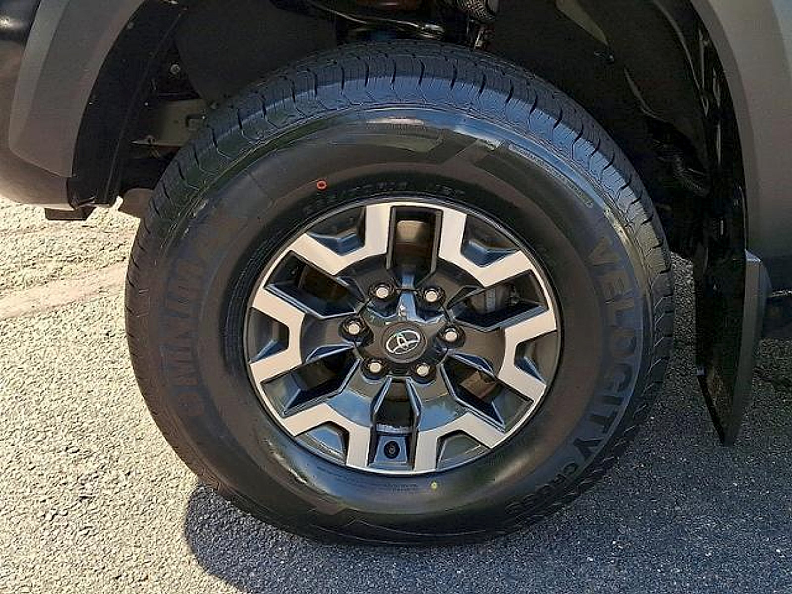 Used 2021 Toyota Tacoma TRD Off-Road w/ TRD Premium Off Road Package AWD/4WD image 9