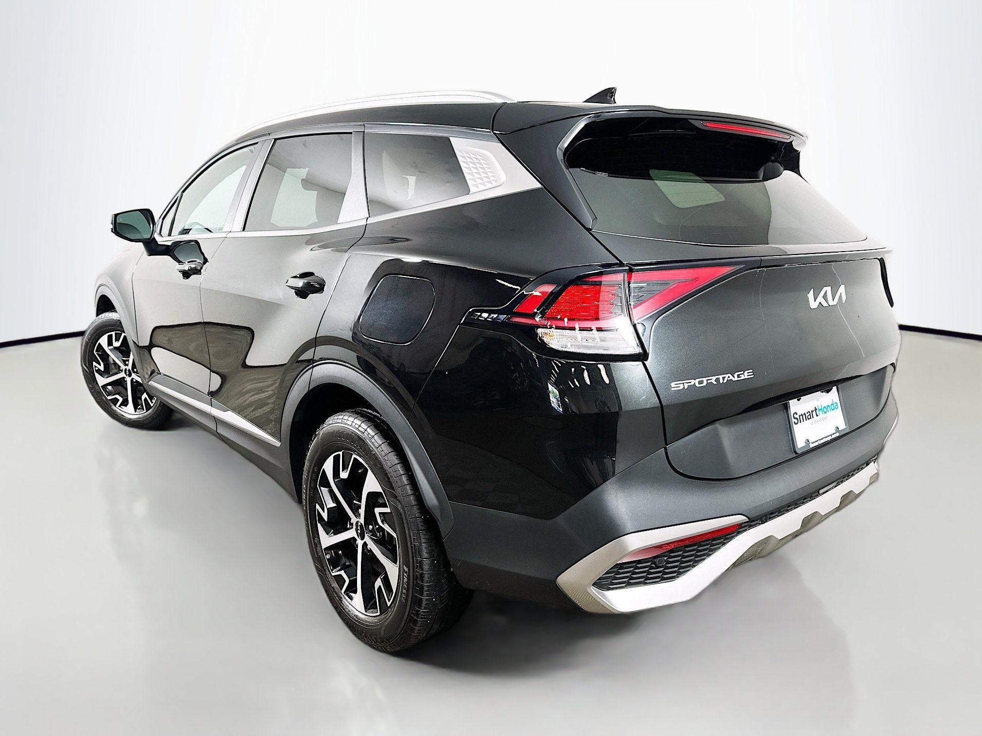 Used 2024 Kia Sportage EX AWD/4WD image 5