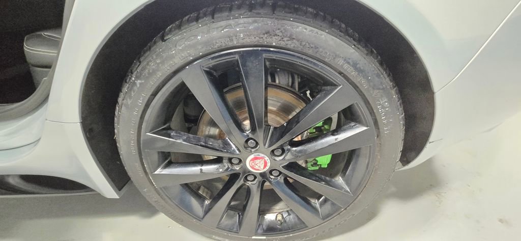 Used 2018 Jaguar XE S image 39