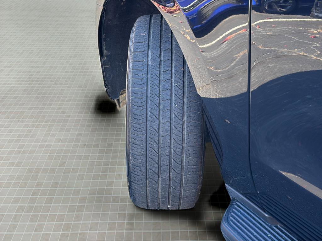 Used 2024 Ford Expedition Limited image 11