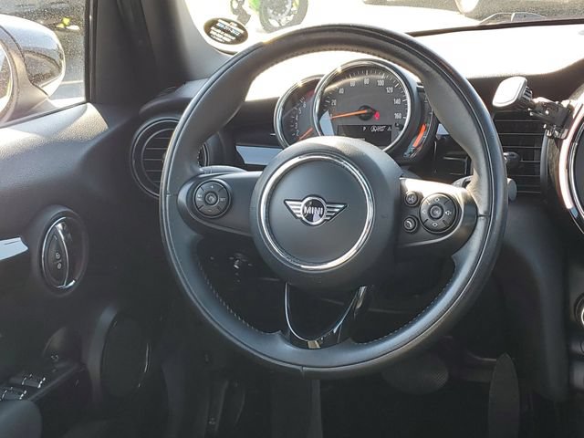 Used 2020 MINI Cooper 4-Door Hardtop FWD image 26